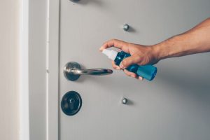 lubricar cerradura puerta
